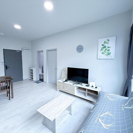 Vv Homestay Jesselton Quay Surla Sabah Mall Kk 亚庇贵赴行馆 Kota Kinabalu Exterior foto
